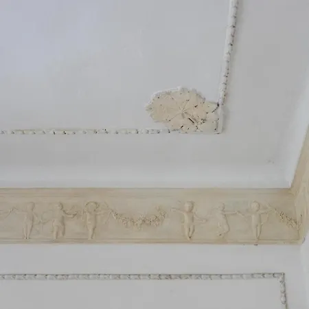 Palazzo Storico Del 1600 בוסה
