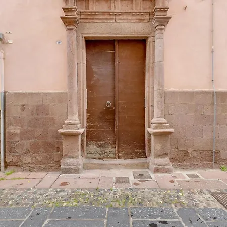 Palazzo Storico Del 1600 דירה