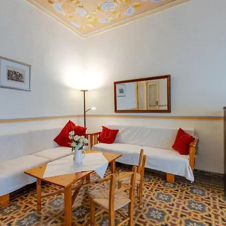 Palazzo Storico Del 1600 דירה